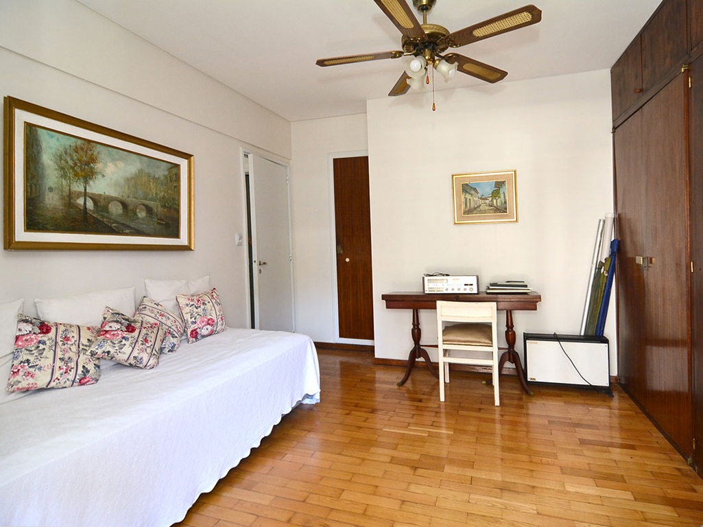 Recoleta French 2276