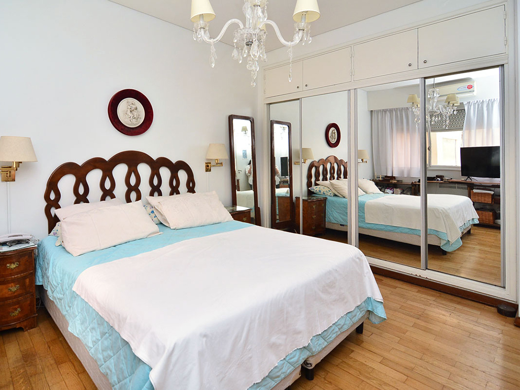 Recoleta French 2276